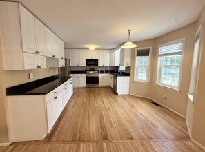 1 Ernies Dr in Littleton, MA - Building Photo - Building Photo