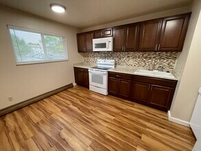1129 Darby St, Unit A in Colorado Springs, CO - Building Photo - Building Photo