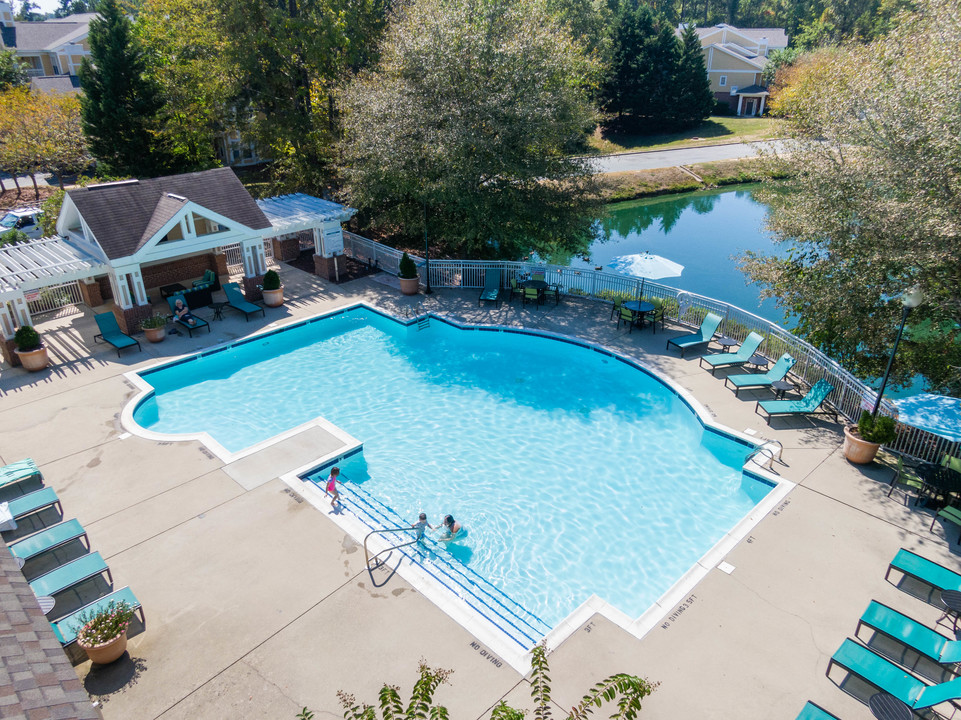 Cortland Highcroft in Cary, NC - Building Photo