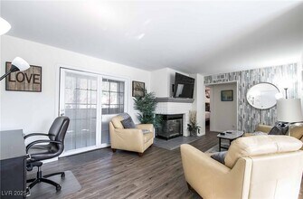 101 Luna Way in Las Vegas, NV - Building Photo - Building Photo