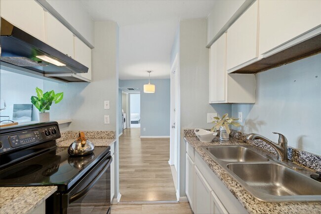 8523 Hearth Dr in Houston, TX - Foto de edificio - Building Photo