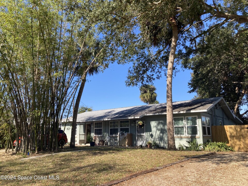 226 Skelly Dr in Rockledge, FL - Building Photo