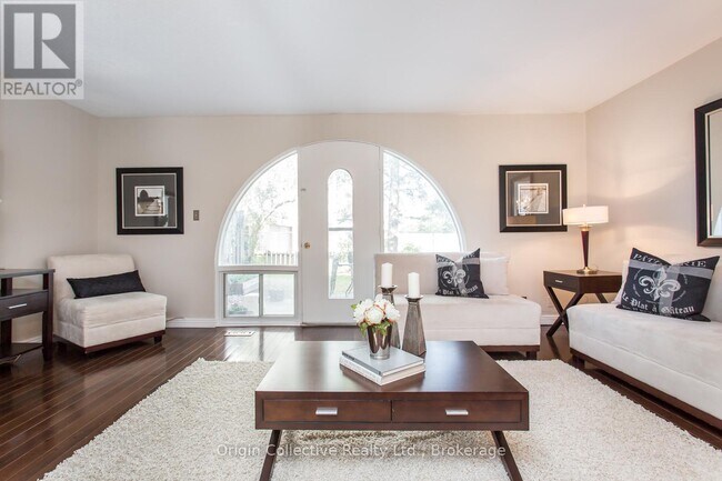 10 Esterbrooke Ave in Toronto, ON - Building Photo - Building Photo