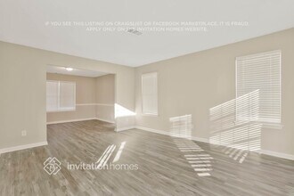 6032 Hitt Lake Trail in Stone Mountain, GA - Foto de edificio - Building Photo