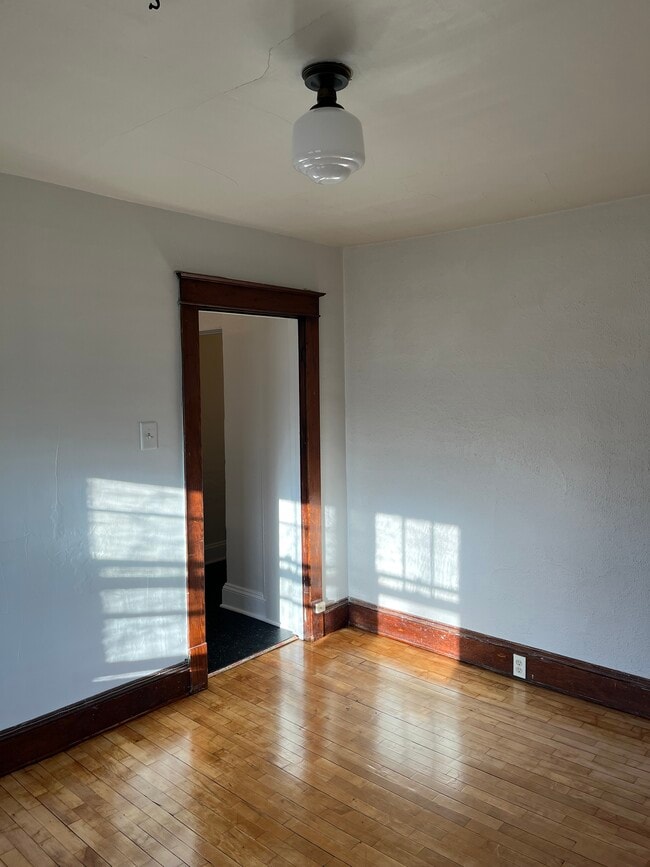 1134 1/2 W Spencer St, Unit Appleton Downtown Upper in Appleton, WI - Building Photo - Building Photo