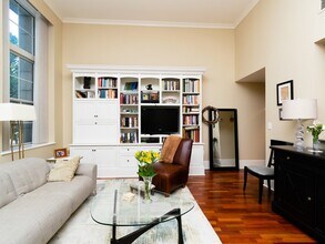 30 Monument Sq in Boston, MA - Building Photo - Building Photo