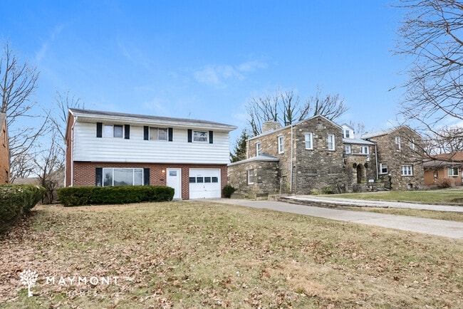 8273 Bobolink Ave in Cincinnati, OH - Foto de edificio - Building Photo