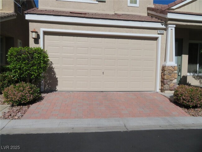 7553 Grassy Bank St in Las Vegas, NV - Building Photo - Building Photo