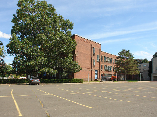 Cathedral Green in Hartford, CT - Building Photo - Building Photo