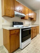 48 SE 80th Ave-Unit -20 in Portland, OR - Building Photo - Building Photo