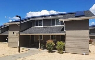 1100 Fruitdale Dr in Grants Pass, OR - Building Photo