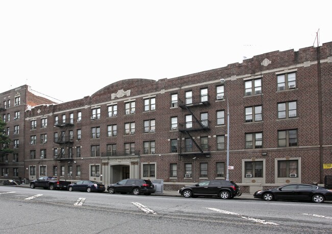 1535 Ocean Ave in Brooklyn, NY - Foto de edificio - Building Photo