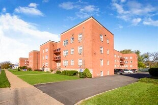 Dorchester House in Somerville, NJ - Building Photo