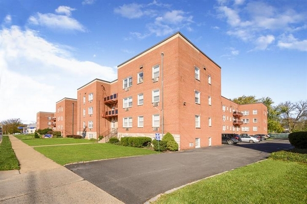 Dorchester House in Somerville, NJ - Foto de edificio