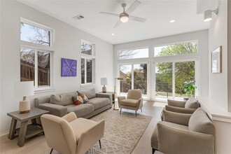 5606 Sedgefield Dr in Austin, TX - Building Photo - Building Photo