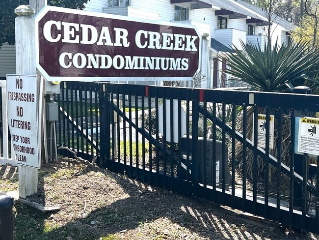 213 Cedar St in Myrtle Beach, SC - Building Photo - Building Photo