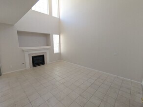9901 Trailwood Dr in Las Vegas, NV - Building Photo - Building Photo