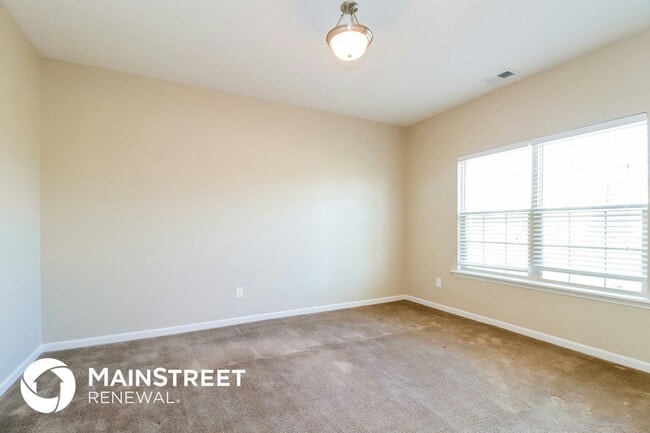 10008 Crooked Oak Wy in Louisville, KY - Building Photo - Building Photo