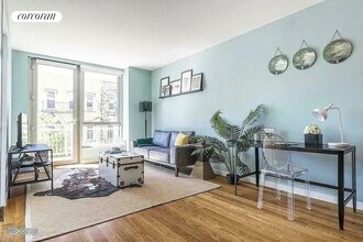 211 McGuinness Blvd in Brooklyn, NY - Building Photo - Building Photo
