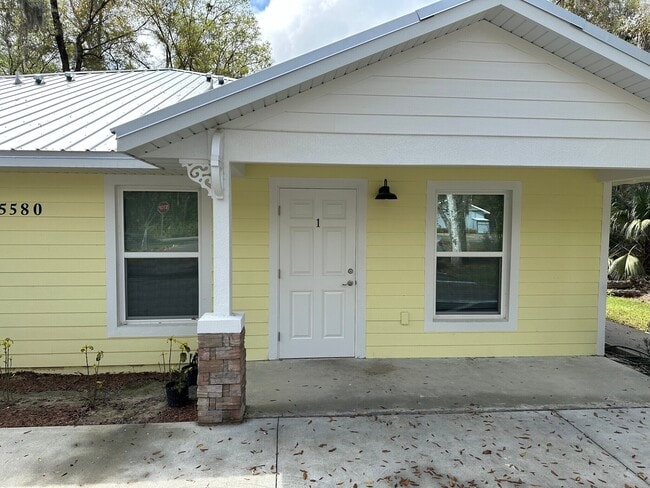 5580 NE 35th St, Unit 1