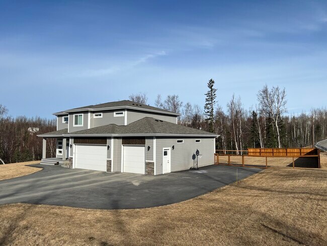 11921 E Kingdom Ave in Palmer, AK - Building Photo - Building Photo