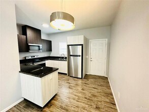 3911 Valeria St, Unit 9 in Edinburg, TX - Building Photo - Building Photo