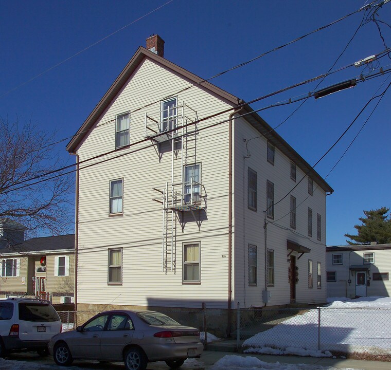 476 Snell St in Fall River, MA - Foto de edificio