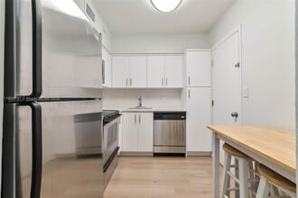 1150 Madruga Ave in Miami, FL - Building Photo - Building Photo