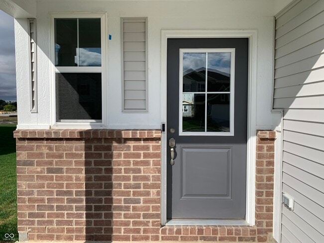 2502 Mounts Run Ln in Whitestown, IN - Building Photo - Building Photo
