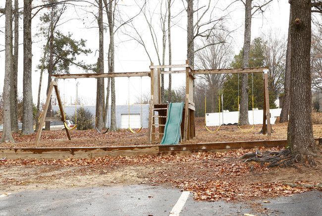 Peterson Park Apartments in Raleigh, NC - Building Photo - Building Photo