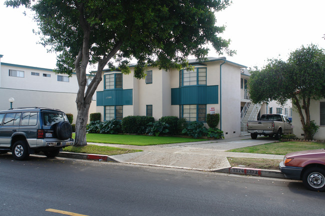 1380 E Maple St in Glendale, CA - Foto de edificio - Building Photo