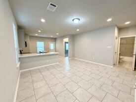 137 Kellys Heroes Wy in Jarrell, TX - Building Photo