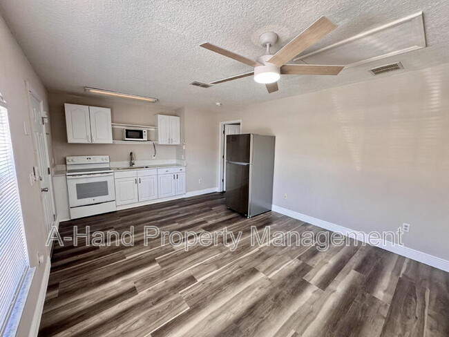 property at 824 Washington Palm Loop