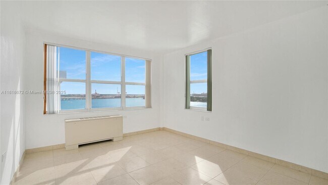 1250 West Ave in Miami Beach, FL - Building Photo - Building Photo