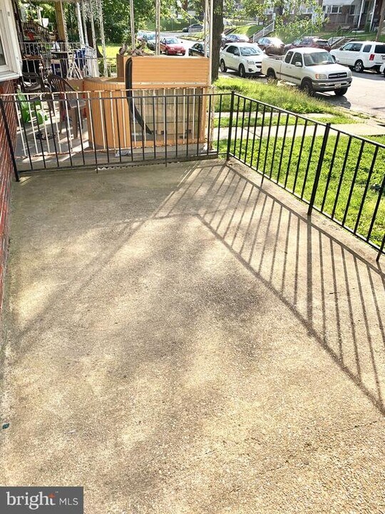 8023 Gough St in Baltimore, MD - Foto de edificio