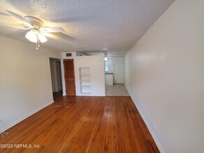 2305 Myra St-Unit -3 in Jacksonville, FL - Building Photo - Building Photo