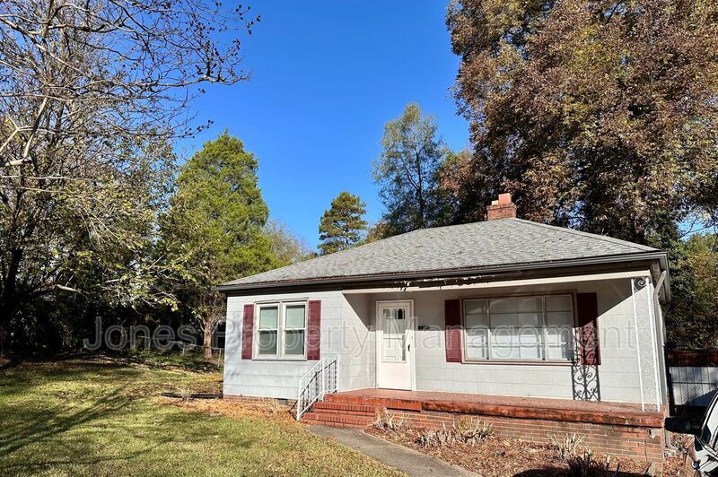 116 Lilly Ave in Salisbury, NC - Foto de edificio