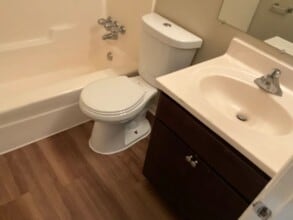 6415 Londonderry Dr in Cary, IL - Building Photo - Building Photo