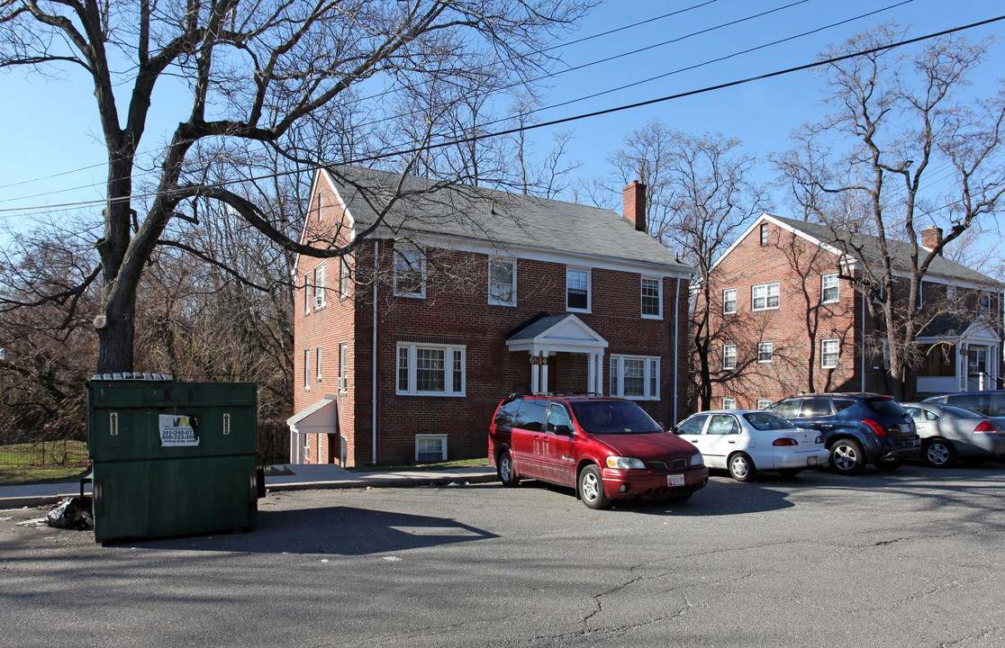 6814 Red Top Rd in Takoma Park, MD - Building Photo