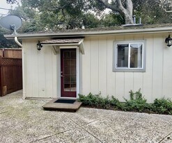 39 Los Ositos Rd in Carmel Valley, CA - Building Photo