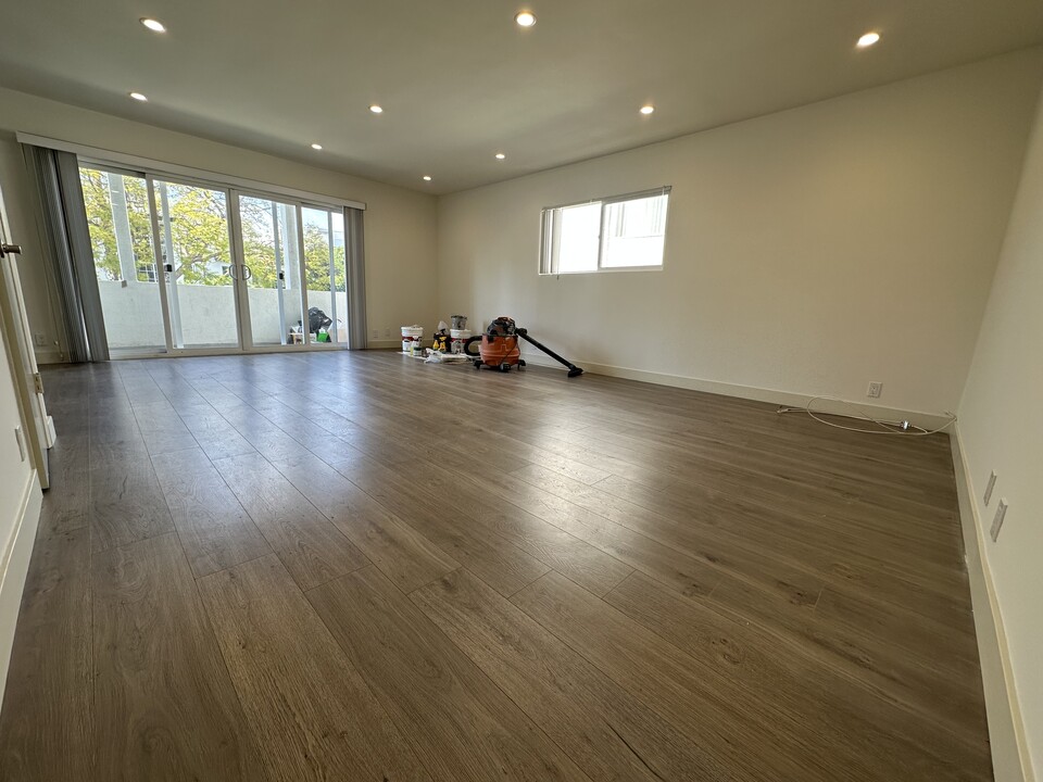 923 S Shenandoah St, Unit 3 in Los Angeles, CA - Building Photo