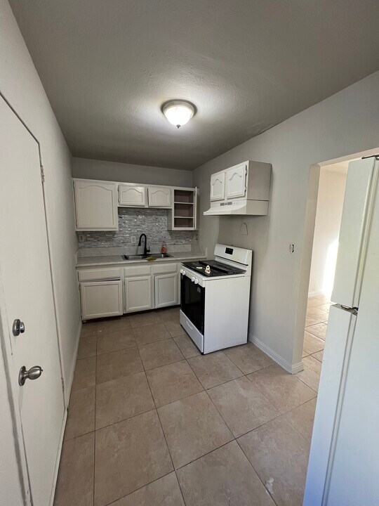 1480 Chestnut Ave in Long Beach, CA - Building Photo