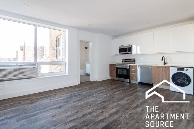 940 W Carmen Ave, Unit 407