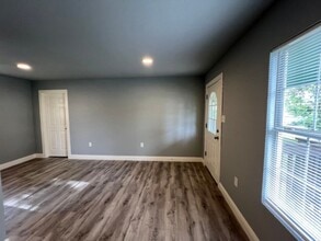163 Day Rd in San Antonio, TX - Building Photo - Building Photo