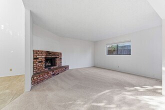 2286 Pacific Ave in Costa Mesa, CA - Building Photo - Building Photo