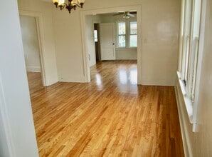 109 Hawthorne Ave, Unit 1st Floor in Utica, NY - Building Photo - Building Photo