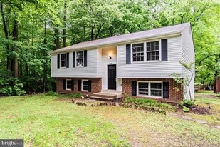 5146 Bradfield Dr in Annandale, VA - Building Photo