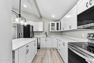 58 Riverside Ln in Sonora, KY - Building Photo