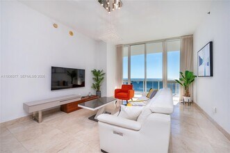 15901 Collins Ave in Sunny Isles Beach, FL - Building Photo - Building Photo