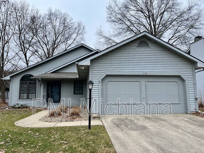 1973 Creekbank Ln in South Bend, IN - Building Photo - Building Photo